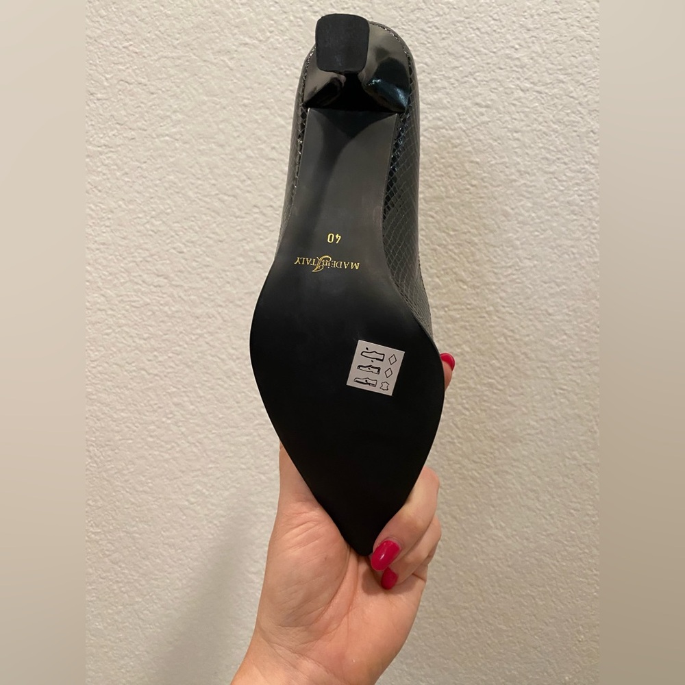 Italian ‘Divine Follie’ Elegant Black Leather Women's Heels IT40 NWB - Picture 4 of 4